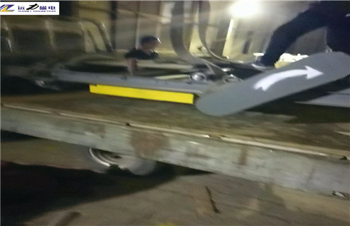 油冷電磁自卸除鐵器，山東油冷電磁自卸式除鐵器廠家_北京電磁自卸式除鐵器懸掛式廠家配件_型號及工作視頻